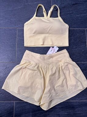 Daffodil yellow seamless ribbed top and lightstreme bottoms active wear set
